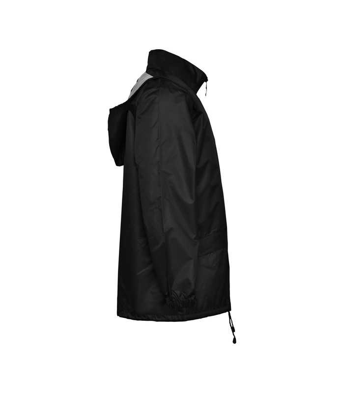 Chubasquero impermeable con capucha ajustable.