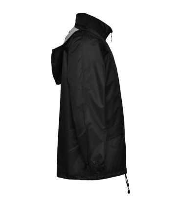 Chubasquero impermeable con capucha ajustable.