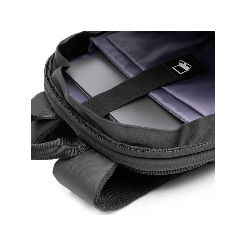 Mochila acolchada negro detalle