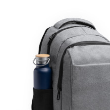 Mochila poliéster reciclado gris detalle