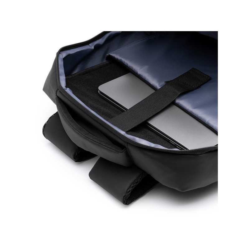 Mochila acolchada negro detalle